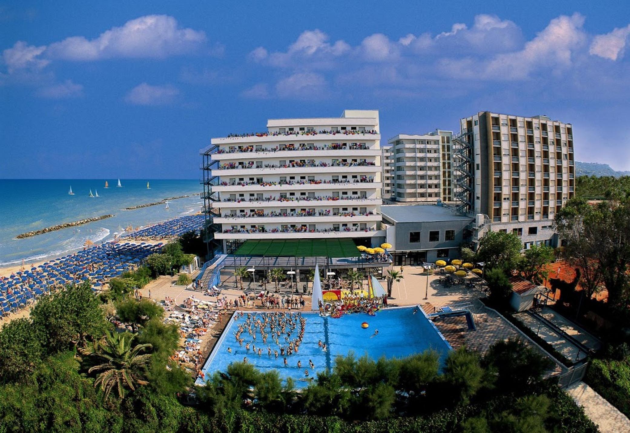 Serena Majestic Hotel Montesilvano Marina Esterno foto