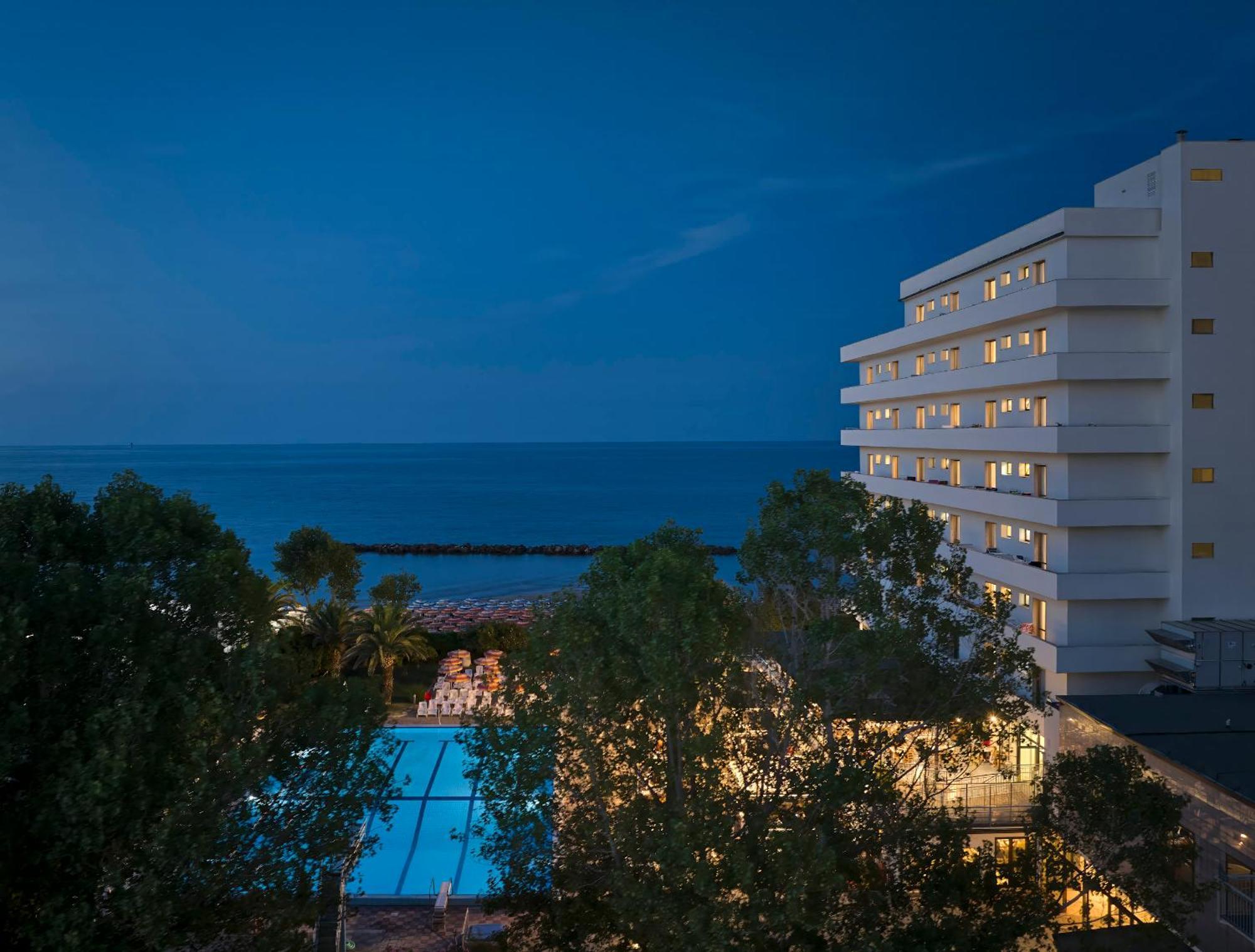 Serena Majestic Hotel Montesilvano Marina Esterno foto